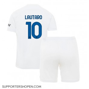 Inter Milan Lautaro Martinez #10 Bortatröja Barn 2023-24 Kortärmad (+ korta byxor)